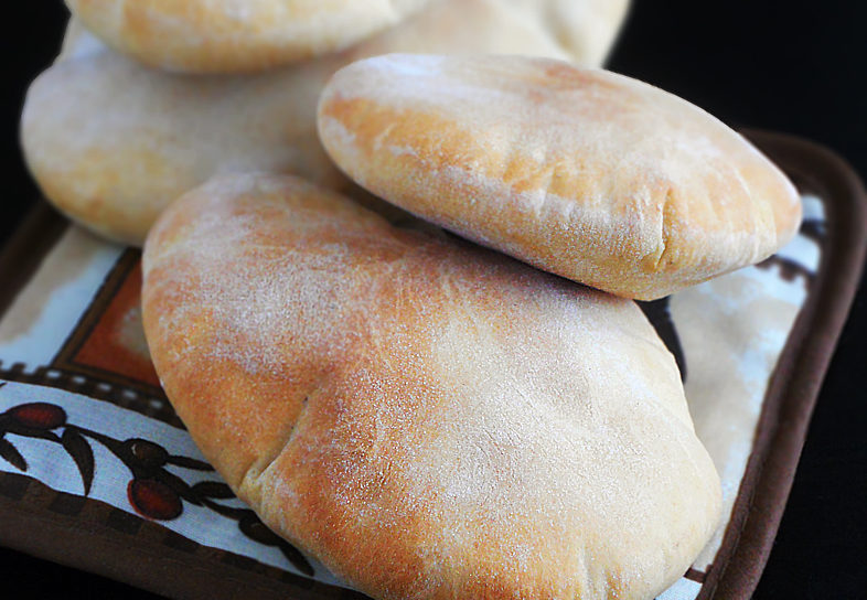 Chlebki pita – przepis na tureckie placki chlebowe