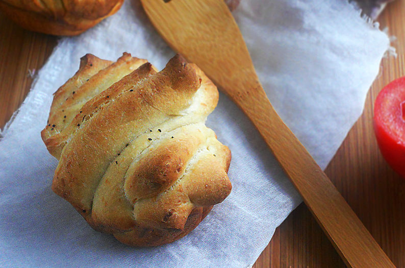 Wytrawne muffiny o smaku włoskiej pizzy – „monkey muffins”