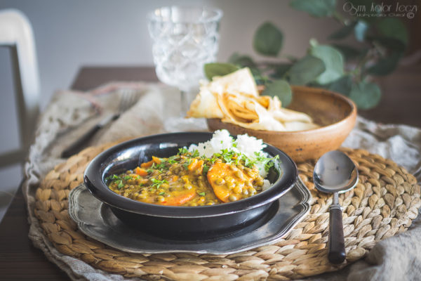 Warzywne curry z zielonej soczewicy